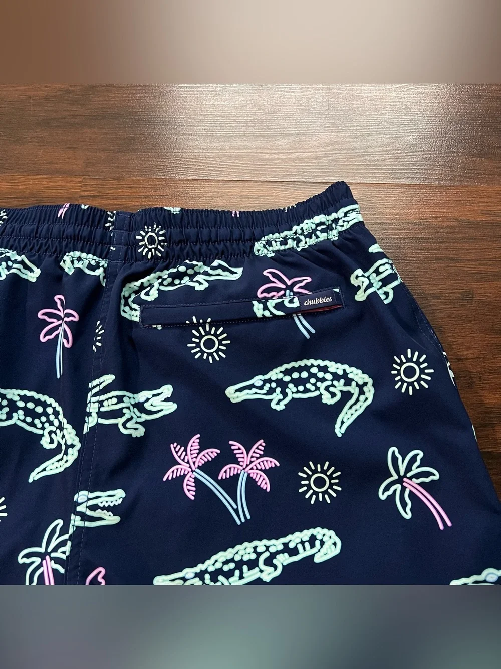 Chubbies The Neon Glades Navy Alligator Palm Swim Trunks 5.5” Lined Mens L